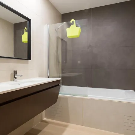 Apartment Rocha Prime 50m From With Garage Portimao