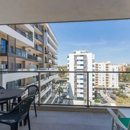 Rocha Prime 50m From With Garage Apartment *