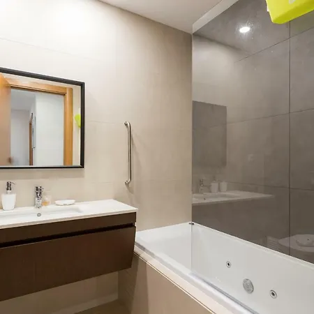 Rocha Prime 50m From With Garage Apartment