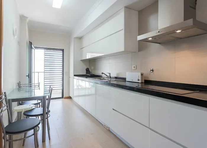 Rocha Prime 50m From With Garage Daire *